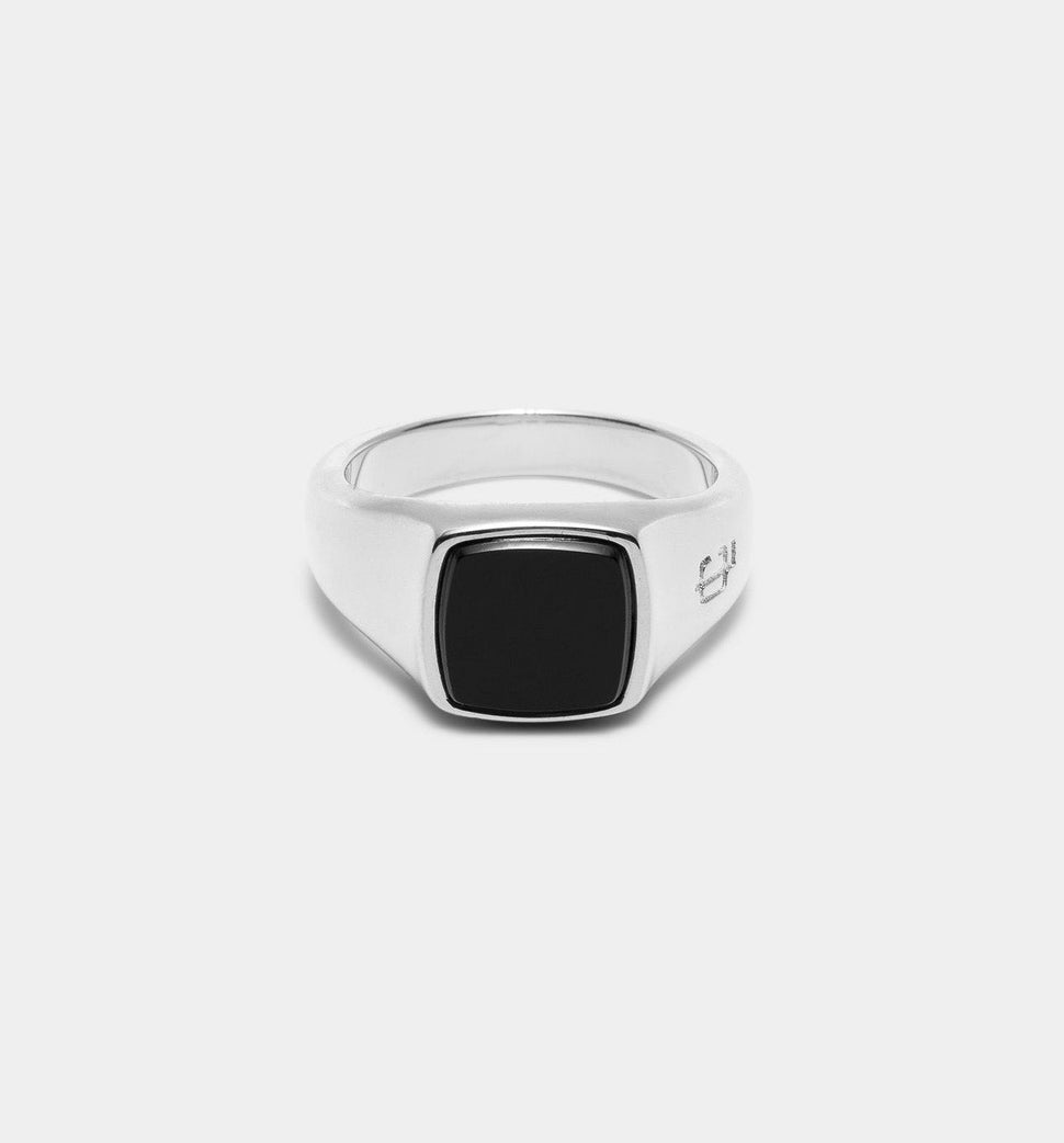 Oslo Onyx Signet Ring - Leo Chevon