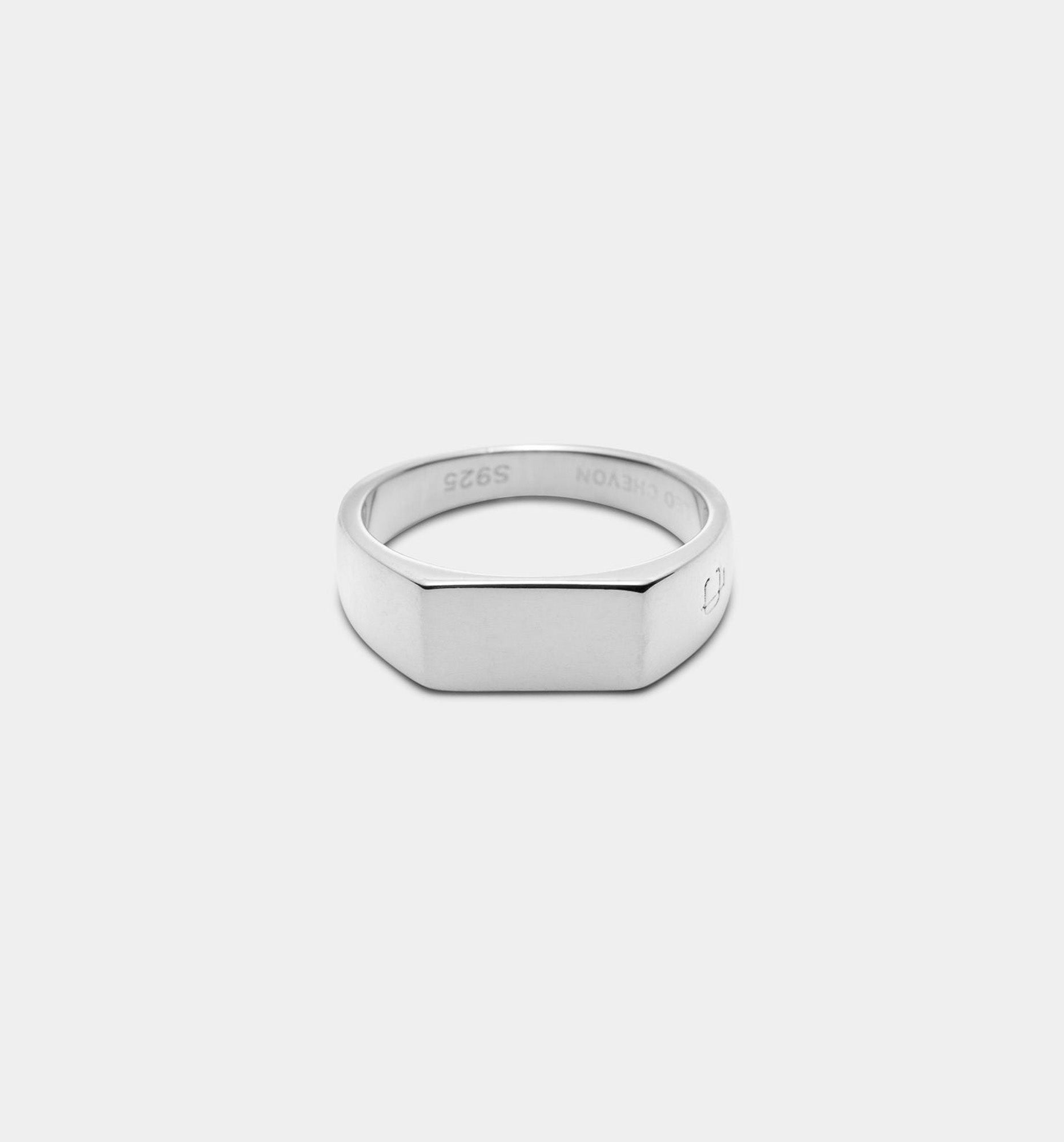 Stockholm Signet Ring - Leo Chevon